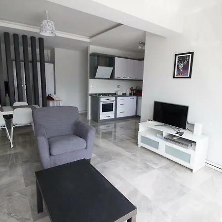Center Apartment *